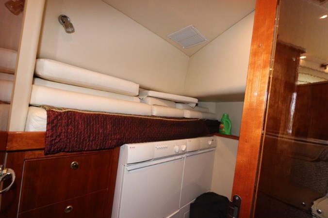 58-2004-Riviera-Enclosed-Flybridge-24