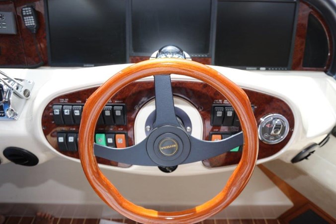 58-2004-Riviera-Enclosed-Flybridge-33