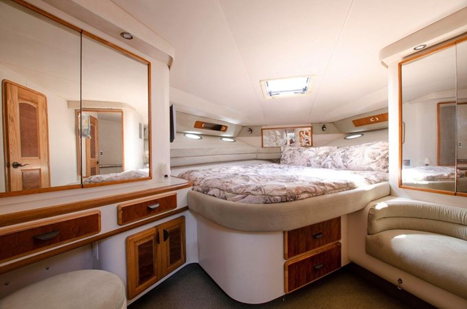 50-1993-Sea-Ray-Sundancer-16