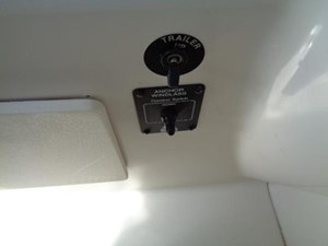 Monterey 302 Cruiser 27 20