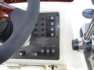 Monterey 302 Cruiser 28 21