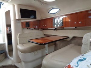 Monterey 302 Cruiser 40 33