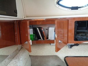 Monterey 302 Cruiser 45 38
