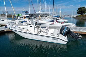 Boston Whaler 220 Dauntless 4 
