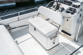 Boston Whaler 220 Dauntless 6 