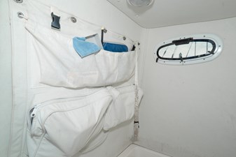 Boston Whaler 220 Dauntless 19 
