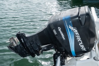 Boston Whaler 220 Dauntless 23 
