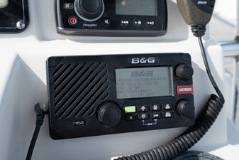 Boston Whaler 220 Dauntless 27 