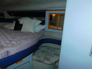42 1990 Sea Ray 420 Sundancer 15 16