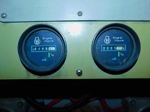 42 1990 Sea Ray 420 Sundancer 21 22