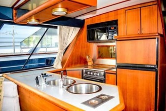 45 1991 Bayliner 4588 MY 5 6