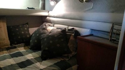 45 1991 Bayliner 4588 MY 9 10