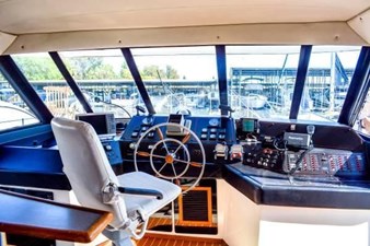 45 1991 Bayliner 4588 MY 13 14