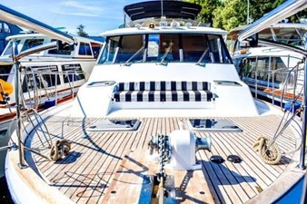 45 1991 Bayliner 4588 MY 18 19