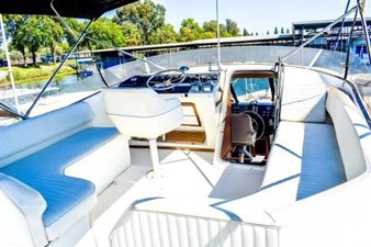 45 1991 Bayliner 4588 MY 22 23