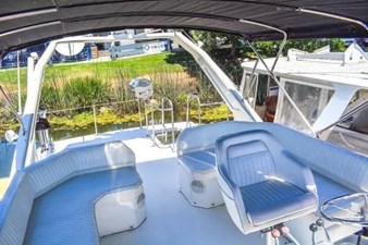 45 1991 Bayliner 4588 MY 24 25