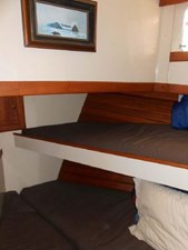 Grand Banks 48ft Classic Motor Yacht 20 Forward Stateroom Bunks