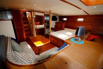 Grand Banks 48ft Classic Motor Yacht 28 Master Stateroom 3