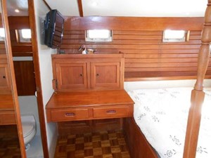 Grand Banks 48ft Classic Motor Yacht 33 Master Stateroom Desk