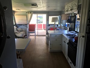 Destination Yachts 53' Houseboat 14 IMG_8629