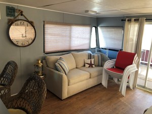 Destination Yachts 53' Houseboat 9 59485261369__1B96657A-996A-413E-8803-45E27B84F282