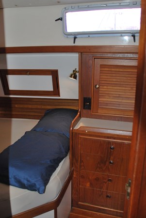 Quarter berth storage