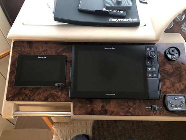 28_Interior helm electronics 1