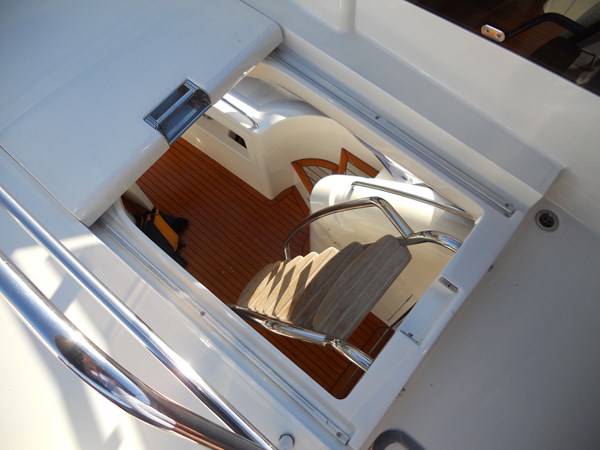 54_Aft COckpit Ladder to Flybridge