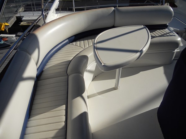 58_Flybridge Seating 1