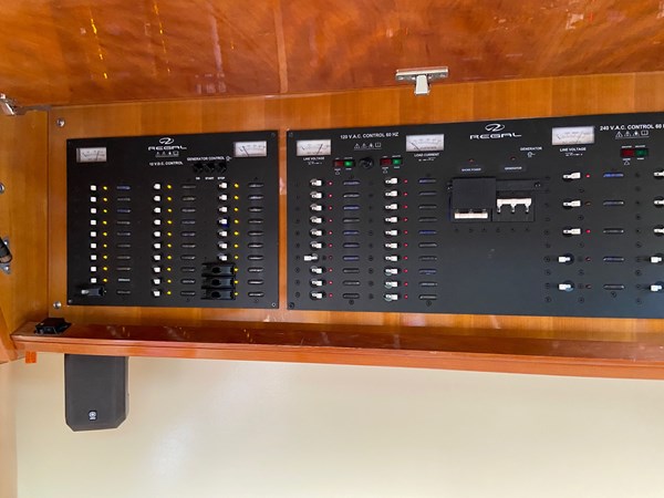 23_333146F9-74D2-4967-BCB2-489C1DB1DC2A