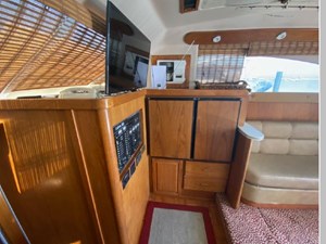 1998 Luhrs 380 Convertible 27 28