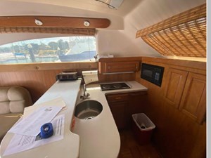 1998 Luhrs 380 Convertible 28 29