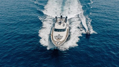 yacht-bagheera-202008-running-02