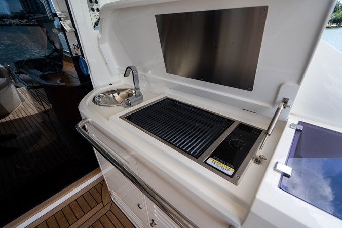 23_2019 57ft Sunseeker Predator