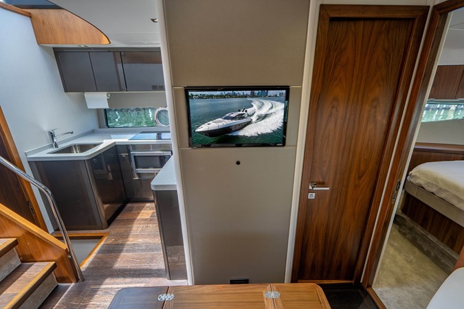 65_2019 57ft Sunseeker Predator