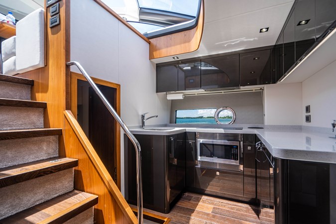 66_2019 57ft Sunseeker Predator