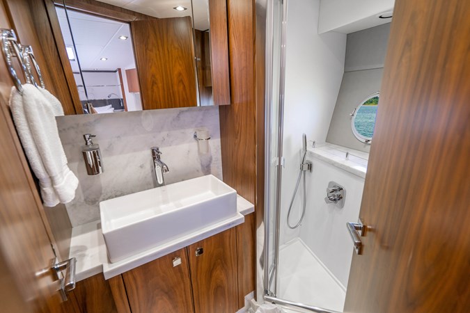 78_2019 57ft Sunseeker Predator