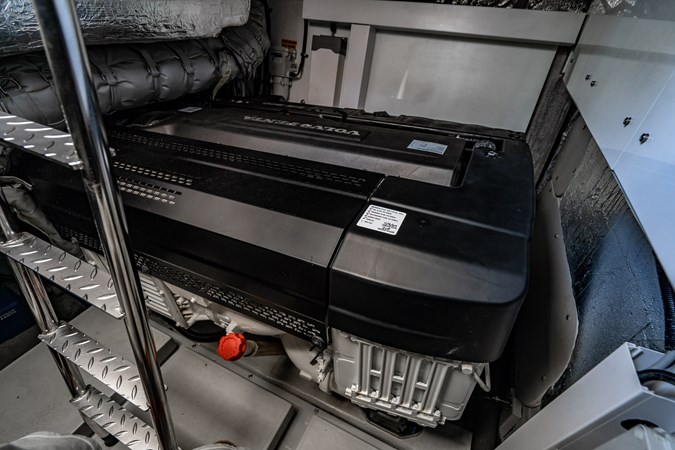 91_2019 57ft Sunseeker Predator