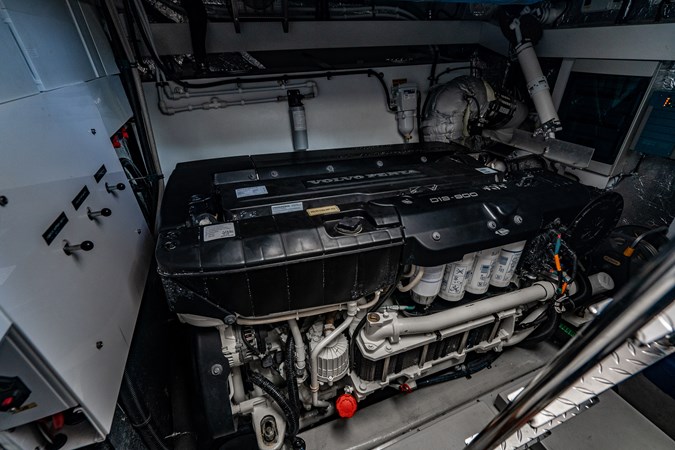 92_2019 57ft Sunseeker Predator