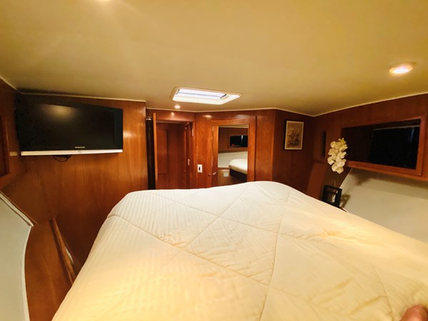 57_2003 57ft Navigator THE MOTLEY CREW