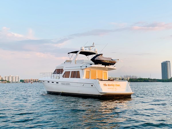 100_2003 57ft Navigator THE MOTLEY CREW