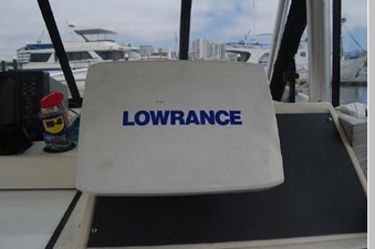 1991 Boston Whaler 27 Offshore 13 14
