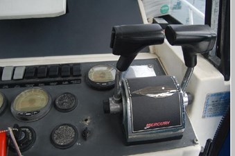 1991 Boston Whaler 27 Offshore 20 21