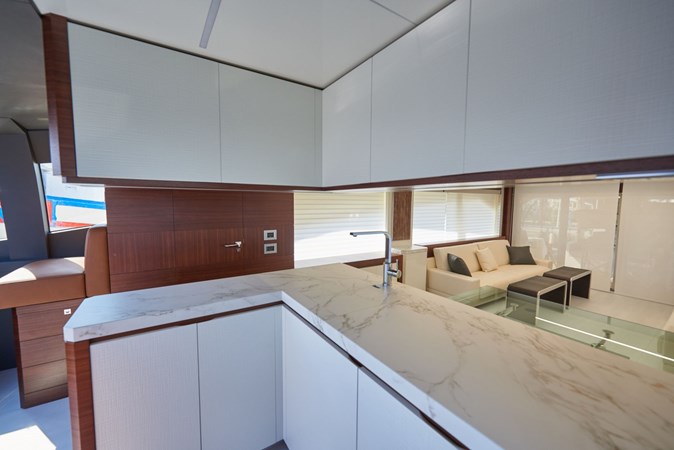 13_2020 80ft Astondoa 80 Flybridge