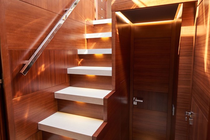 18_2020 80ft Astondoa 80 Flybridge