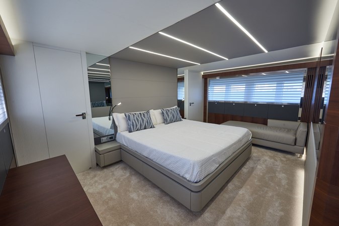 21_2020 80ft Astondoa 80 Flybridge