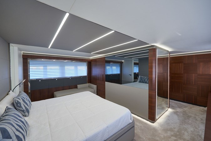 25_2020 80ft Astondoa 80 Flybridge