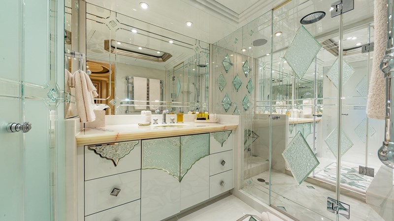 Master cabin bathroom