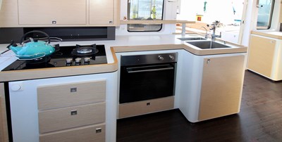 EIGHT DIRECTIONS 7 Galley 