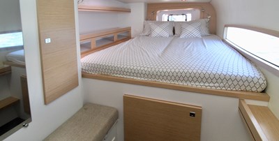 EIGHT DIRECTIONS 10 Port Cabin Aft 